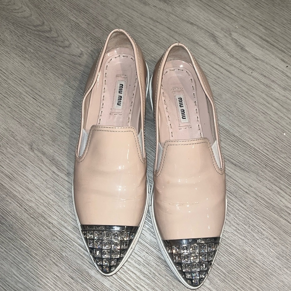 Miu Miu Beige Patent Leather Crystal Embellished Pointed Toe Slip On Sneakers